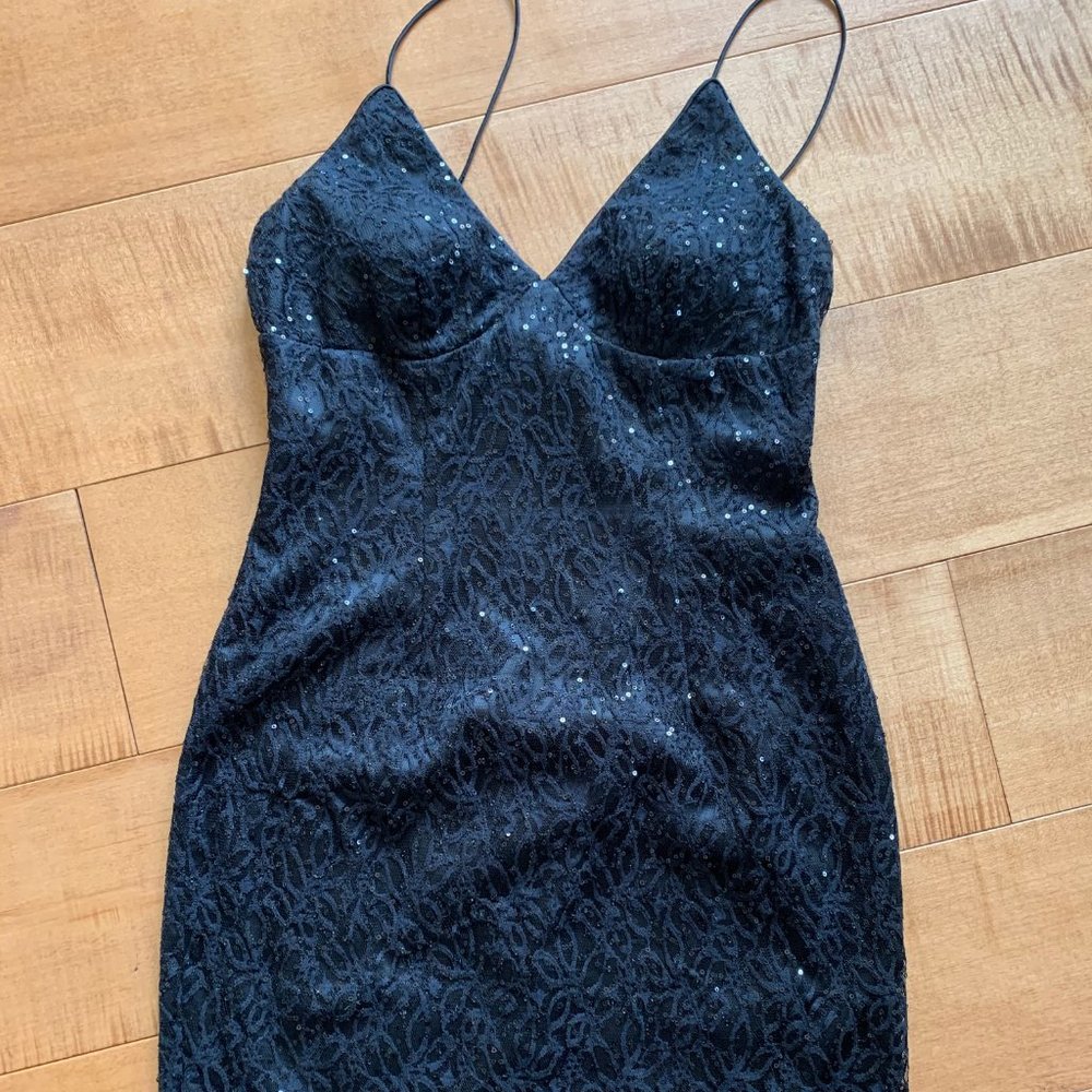 Adriana Papell black evening dress size 6.